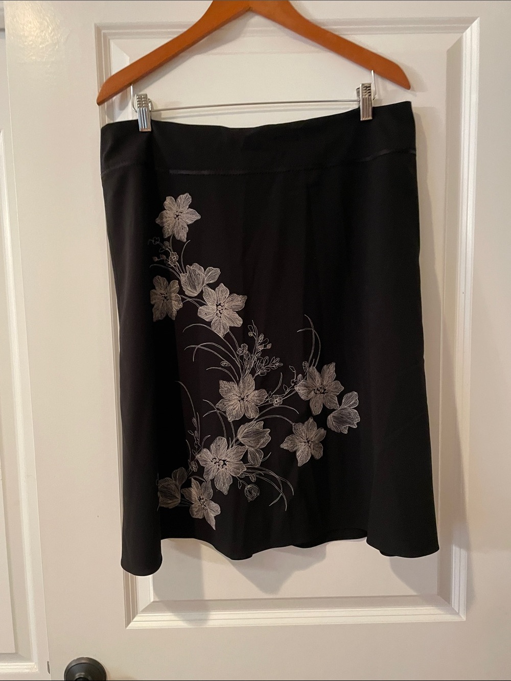 Ann Taylor Black A-Line Skirt with Gray Floral Embroidery